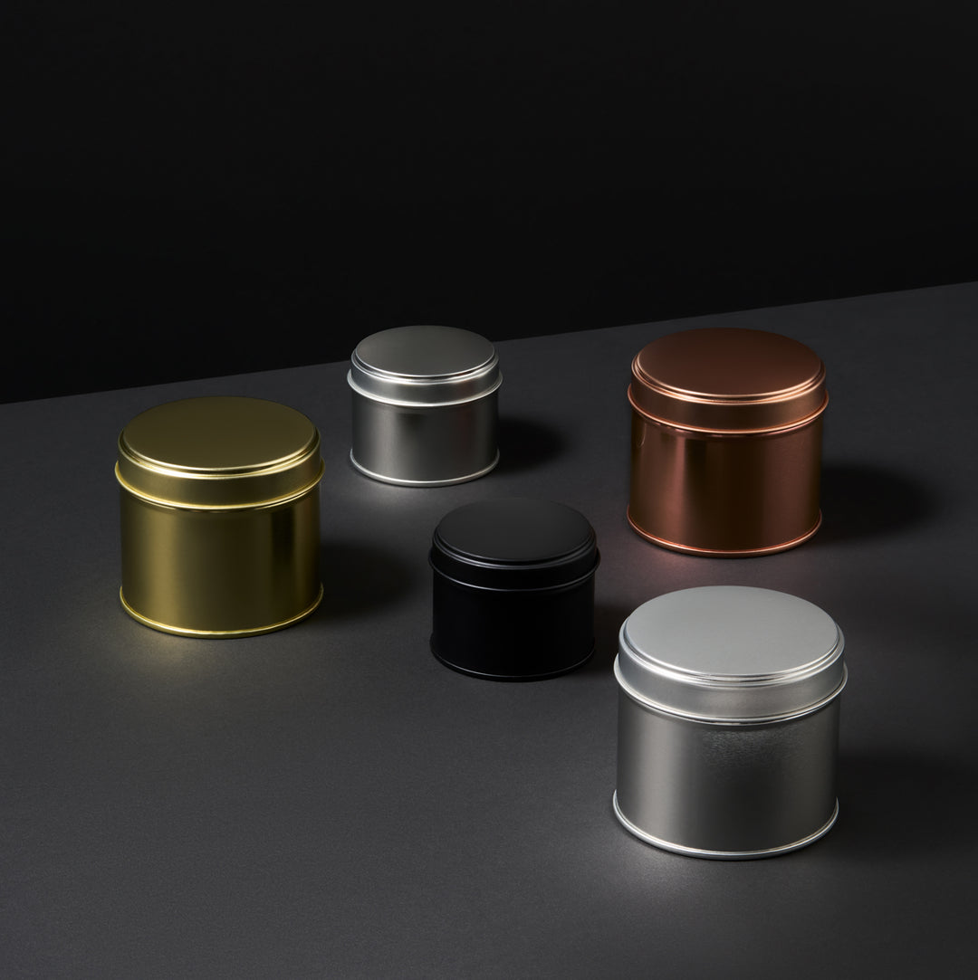 Colección de latas con costura lateral soldada en negro, oro rosa, plata y oro